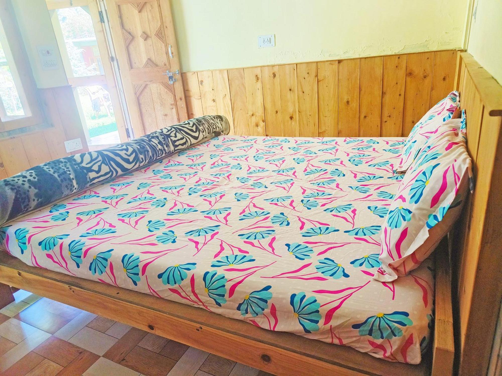 Woodrose Ecostay - Couple'S Favourite